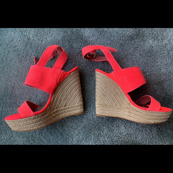 Rachel Roy pink wedge sandals - Picture 3 of 7